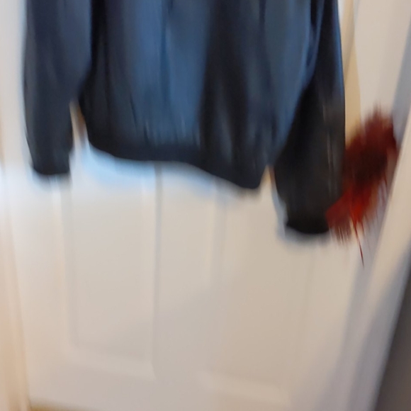 Leather jacket - Picture 3 of 4